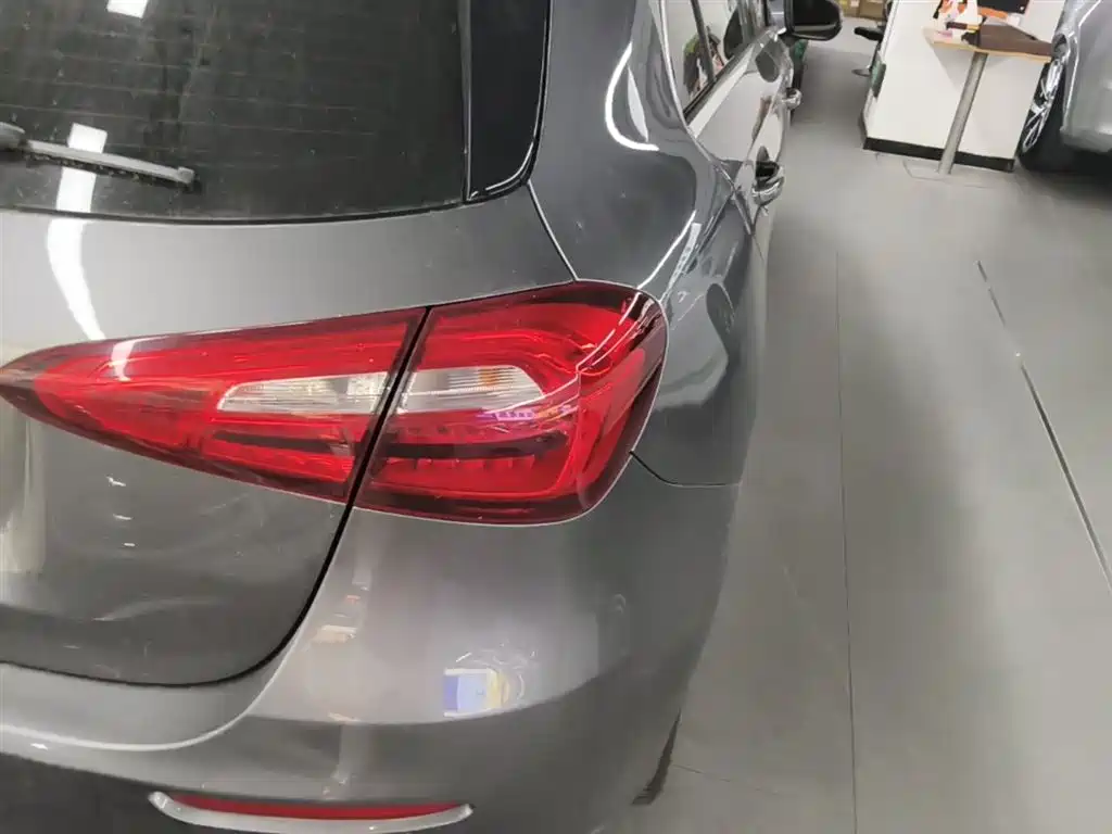 Mercedes-Benz A-Class (Import) 2021 A 180 фото 8