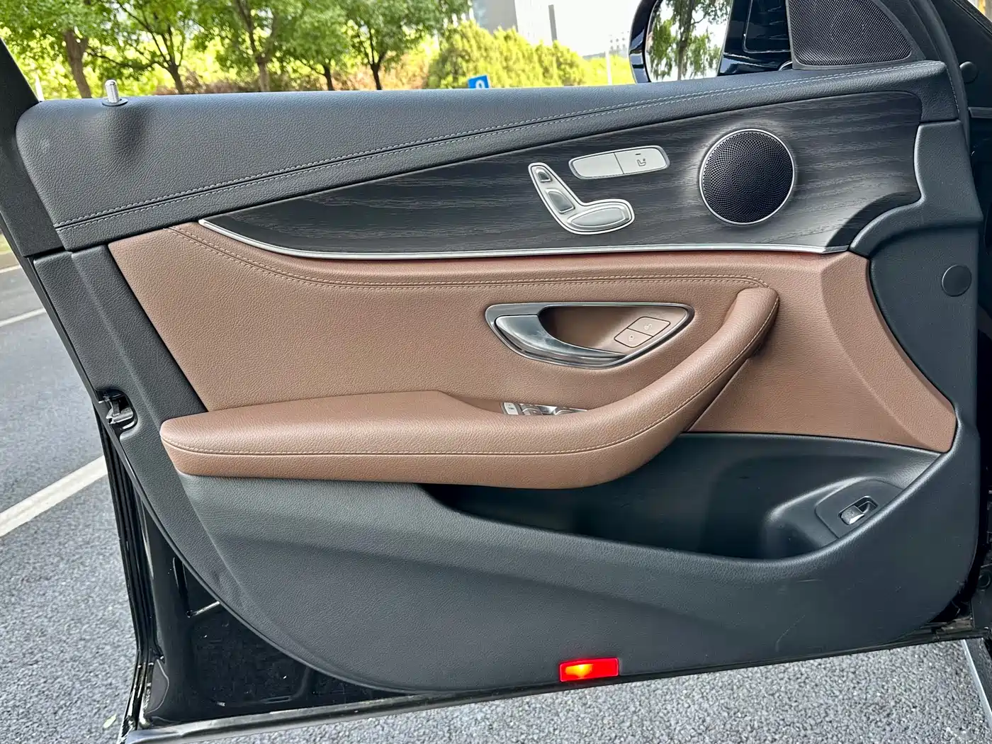 Mercedes-Benz E-Class 2020 Model E 260 L Sport фото 12