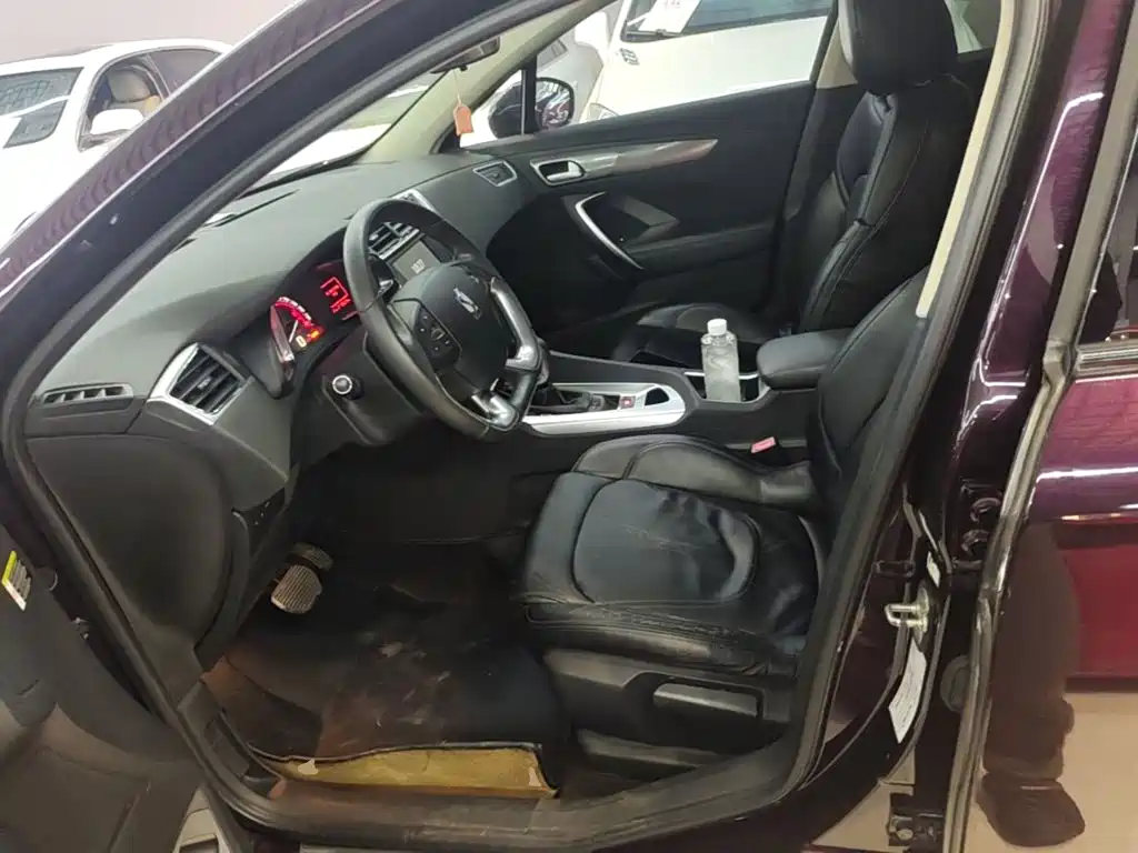 DS 6 2015 2016 1.6T Elegance THP160