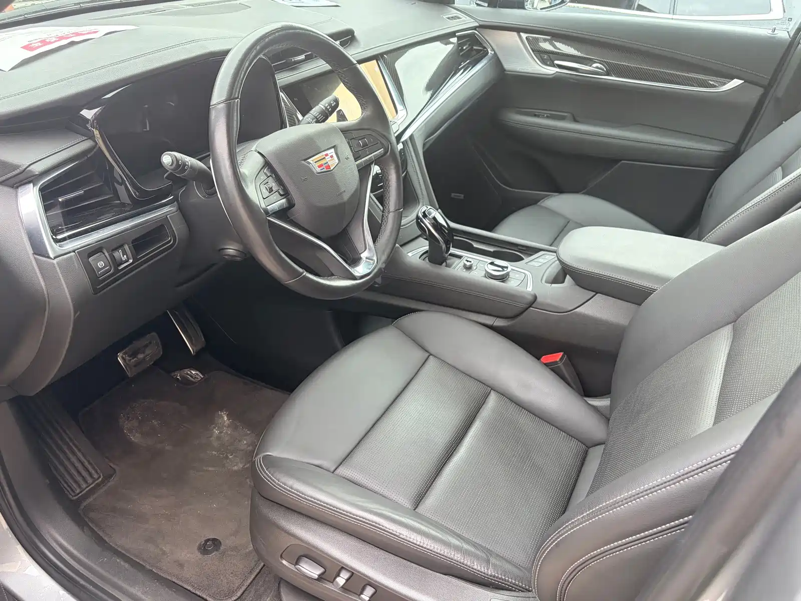 Фото 7 - Cadillac XT6