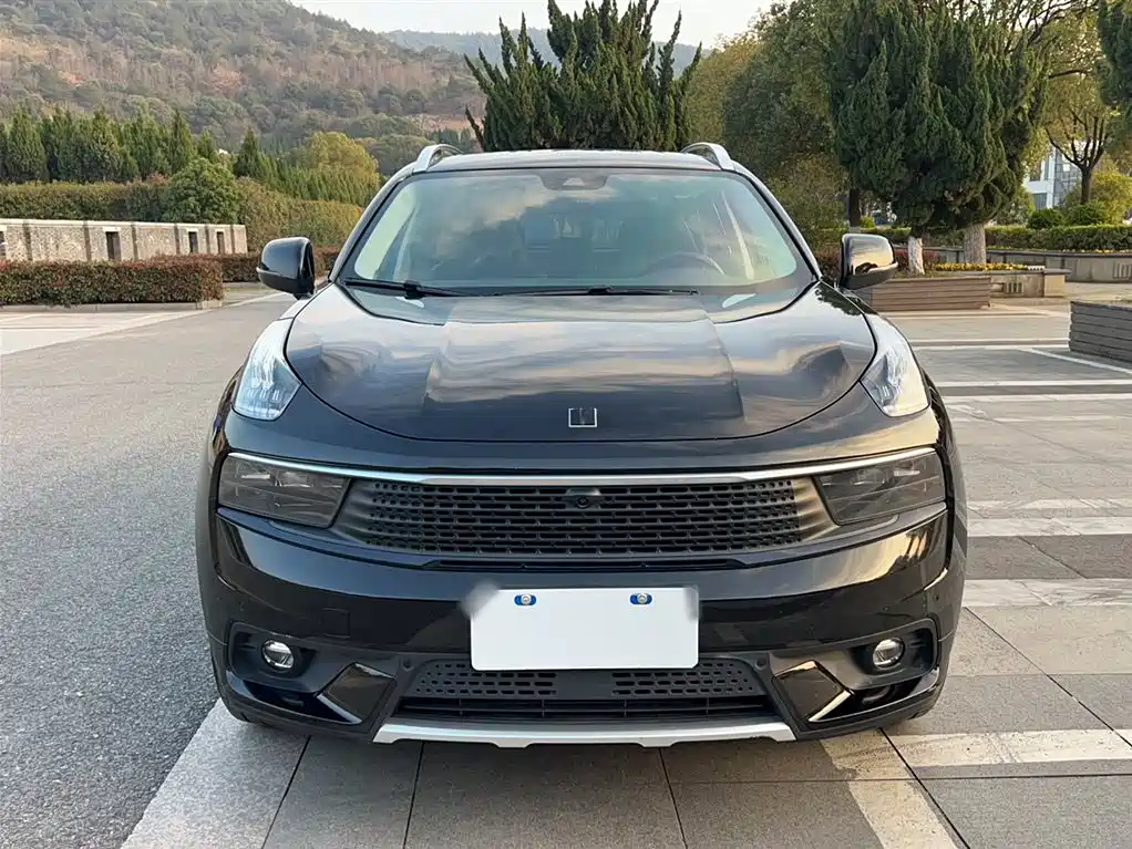 Lynk & Co 01 2019 2.0T AWD Pro Edition China V фото 3