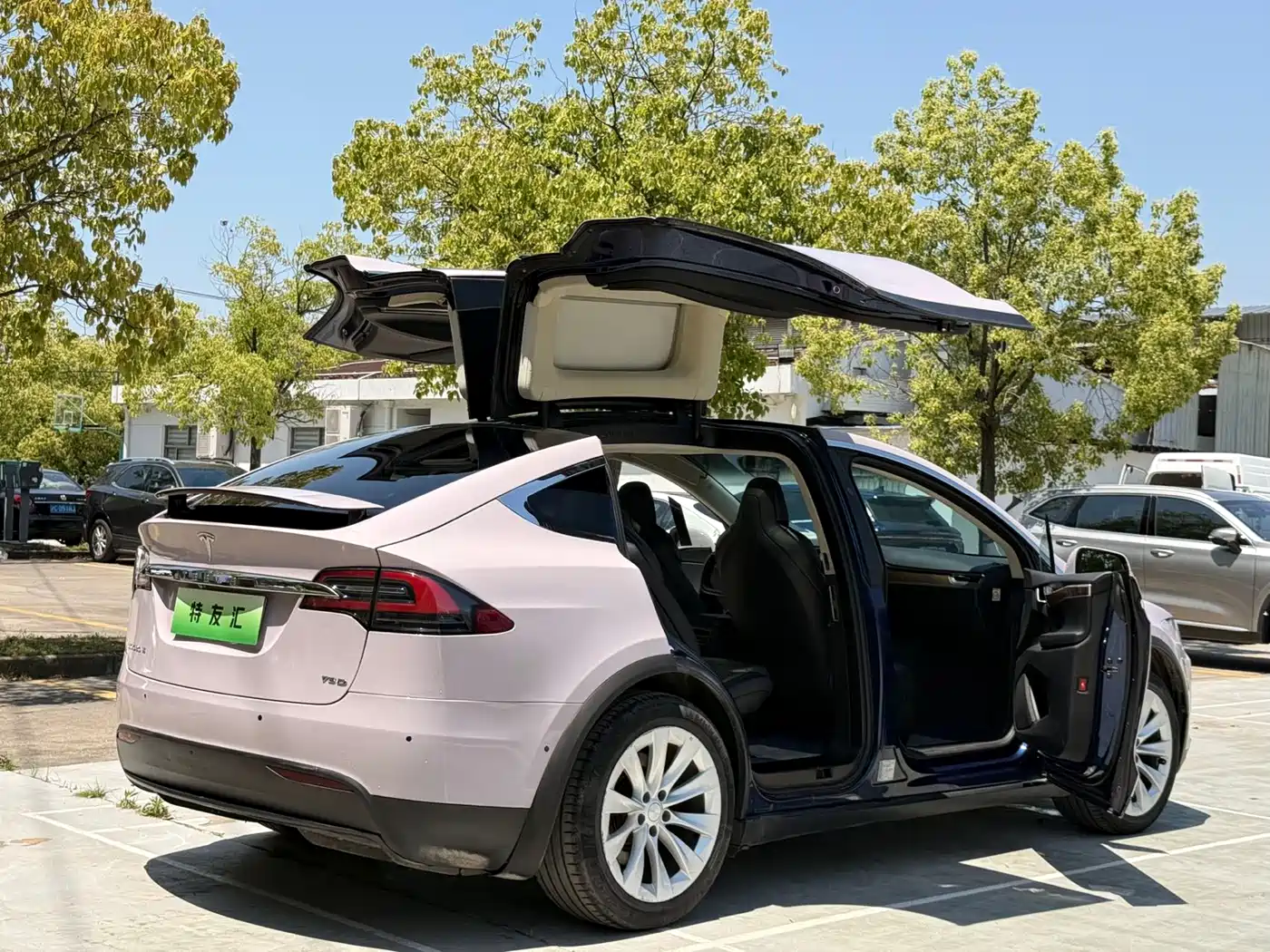 TESLA MODEL X