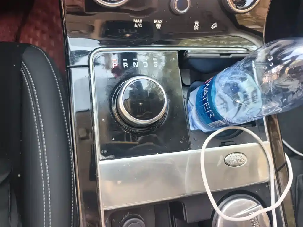 Land Rover Range Rover Velar 2019 250PS фото 15