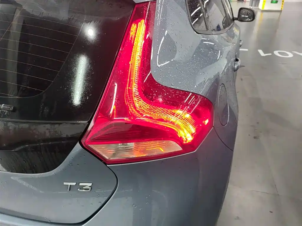 Volvo V40 2019 2019 T3 Momentum