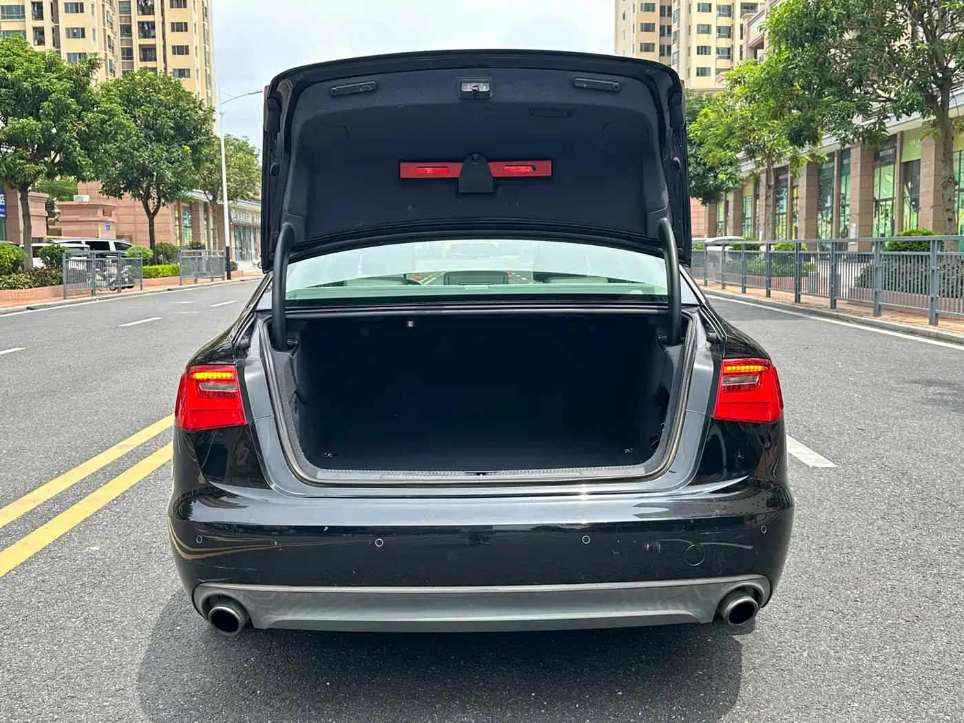 Фото 15 - Audi A6L