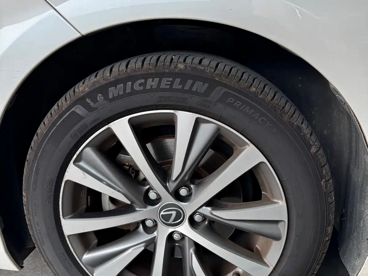 Lexus ES 2021 200 Excellence Edition фото 3