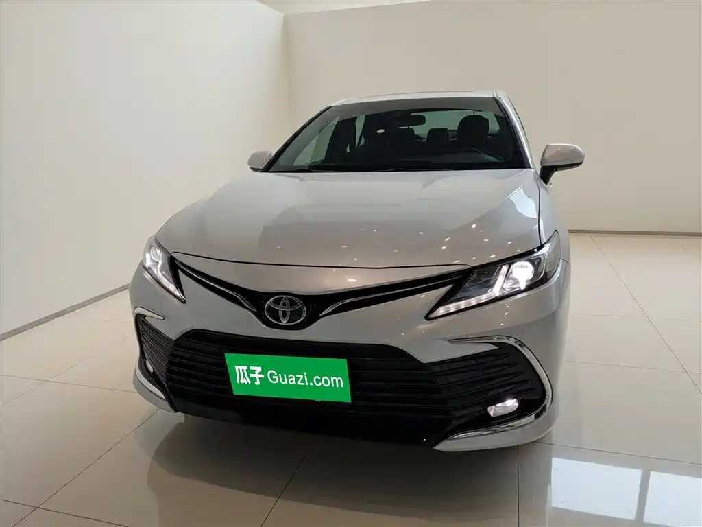 Toyota Camry 2023 Hybrid 2.5HGVP Leading Edition фото 3