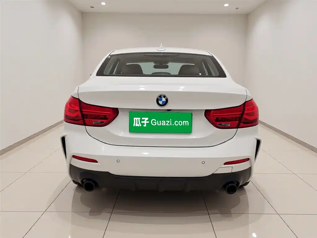 BMW 1 Series 2021 125i M Sport Black Night Edition фото 5