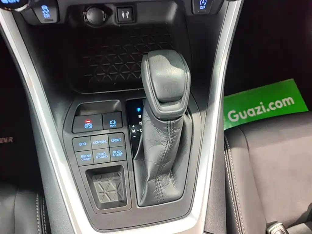 Toyota Wildlander 2020 2.0L CVT AWD Luxury Edition фото 14