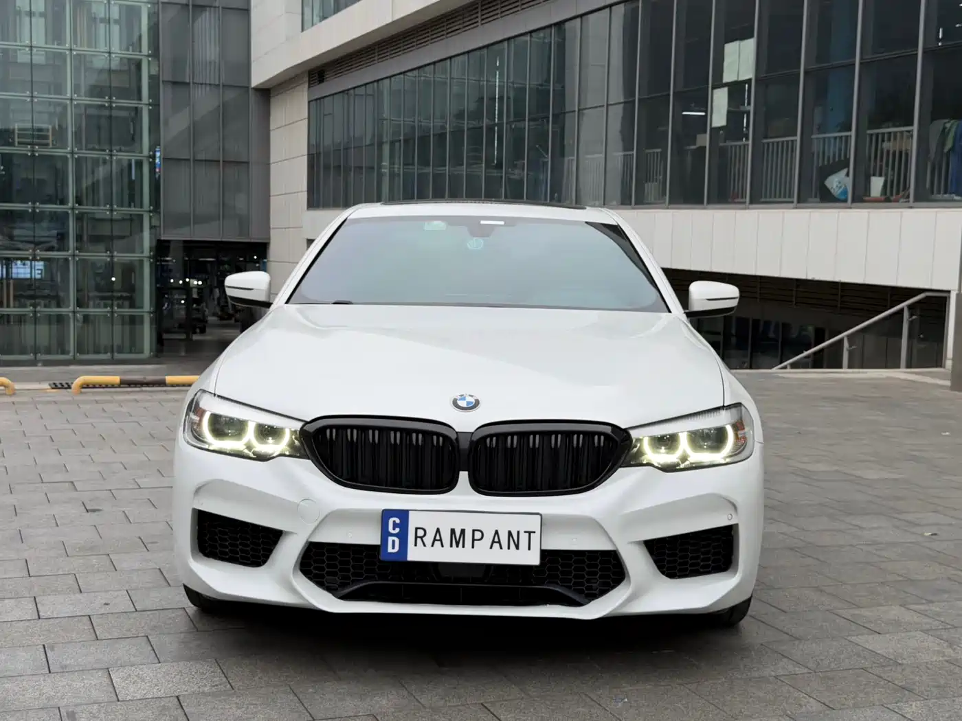 BMW 5 Series 2019 530Li Leading M Sport Package фото 2