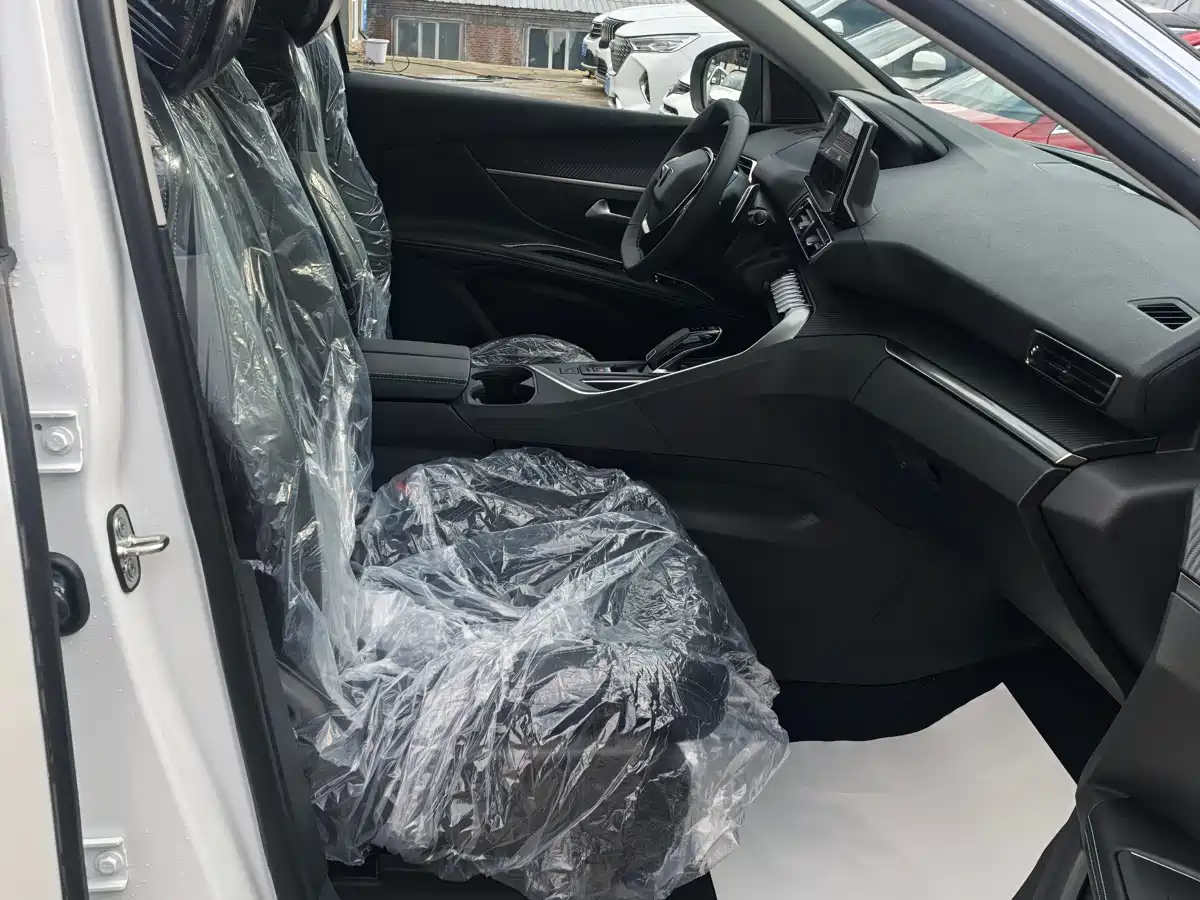 Peugeot 5008 фото 21