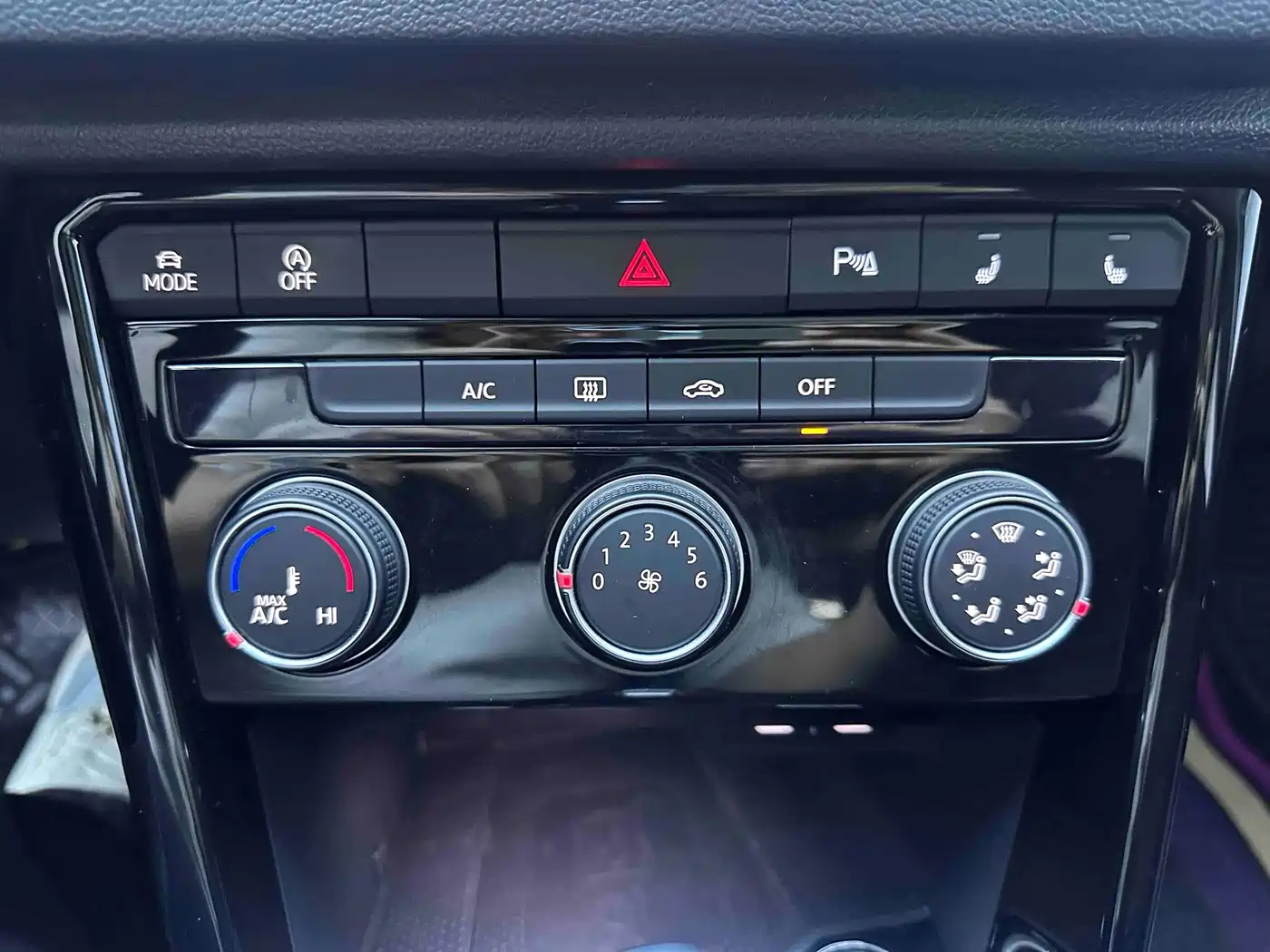 Volkswagen T-ROC 2022 280TSI DSG 2WD Comfort PLUS фото 14