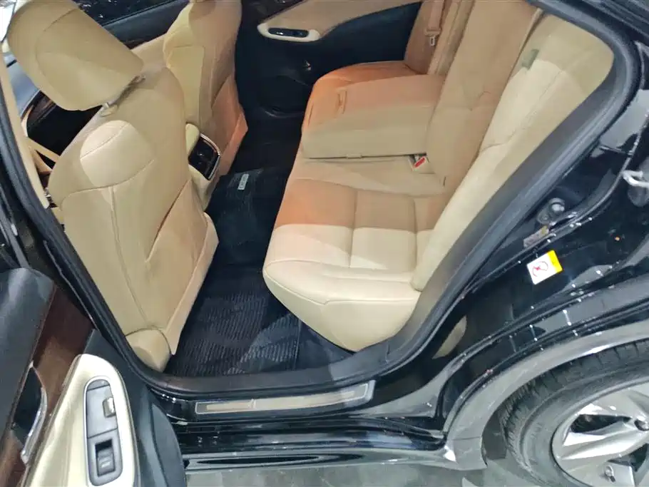 Toyota Crown 2015 2.0T Fashion фото 11