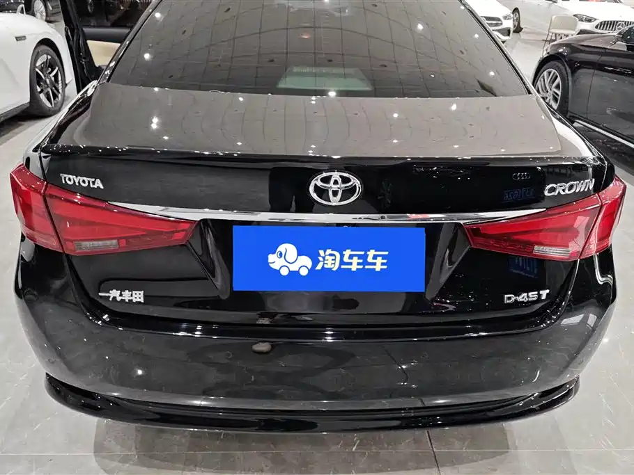 Toyota Crown 2015 2.0T Fashion фото 4