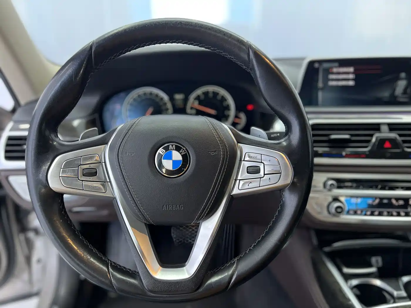 BMW 7 Series 2016 740Li Leading Edition фото 12