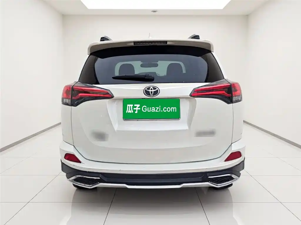 Toyota RAV4 Rongfang 2016 2.0L CVT 2WD Smart (China V) фото 5