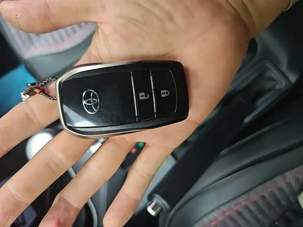Toyota RAV4 Rongfang 2016 2.0L CVT 2WD Smart (China V) фото 9