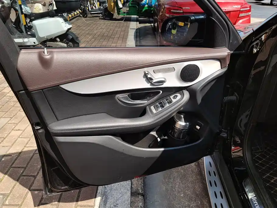 Mercedes-Benz GLC 2022 Facelift III GLC 260 L 4MATIC Dynamic фото 7