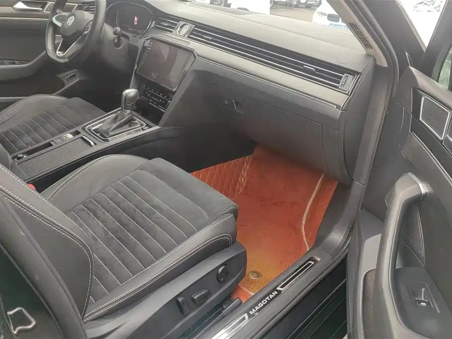 Volkswagen Magotan 2020 330TSI DSG Luxury фото 8