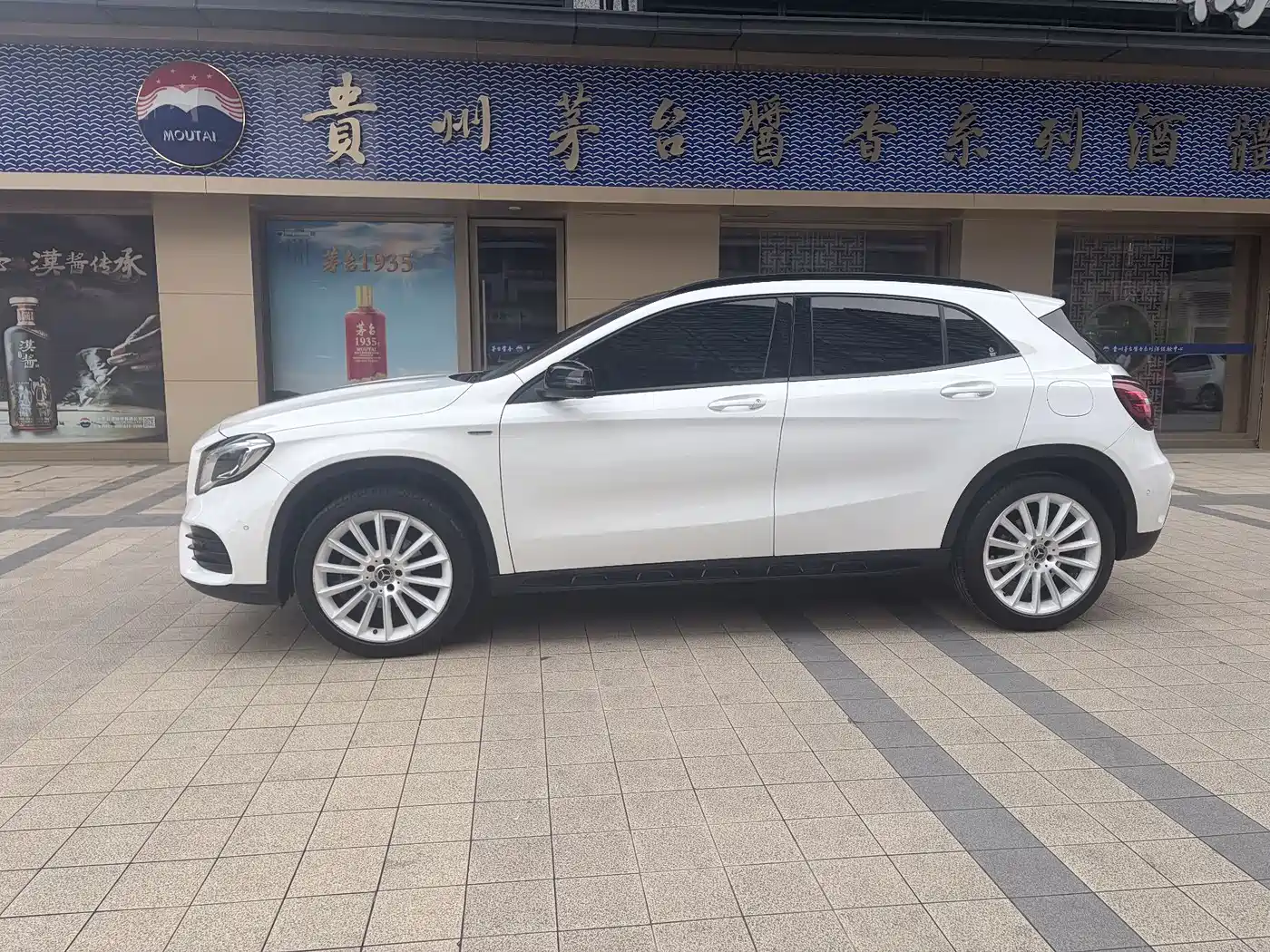 Mercedes-Benz GLA 2018 GLA 200 Polar Limited Edition фото 16
