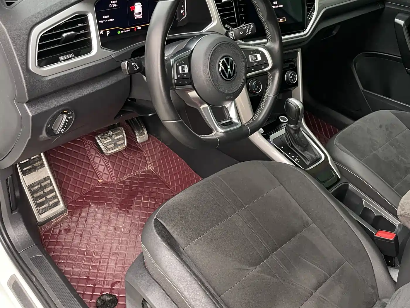 VOLKSWAGEN T ROC EXPLORING SONGS