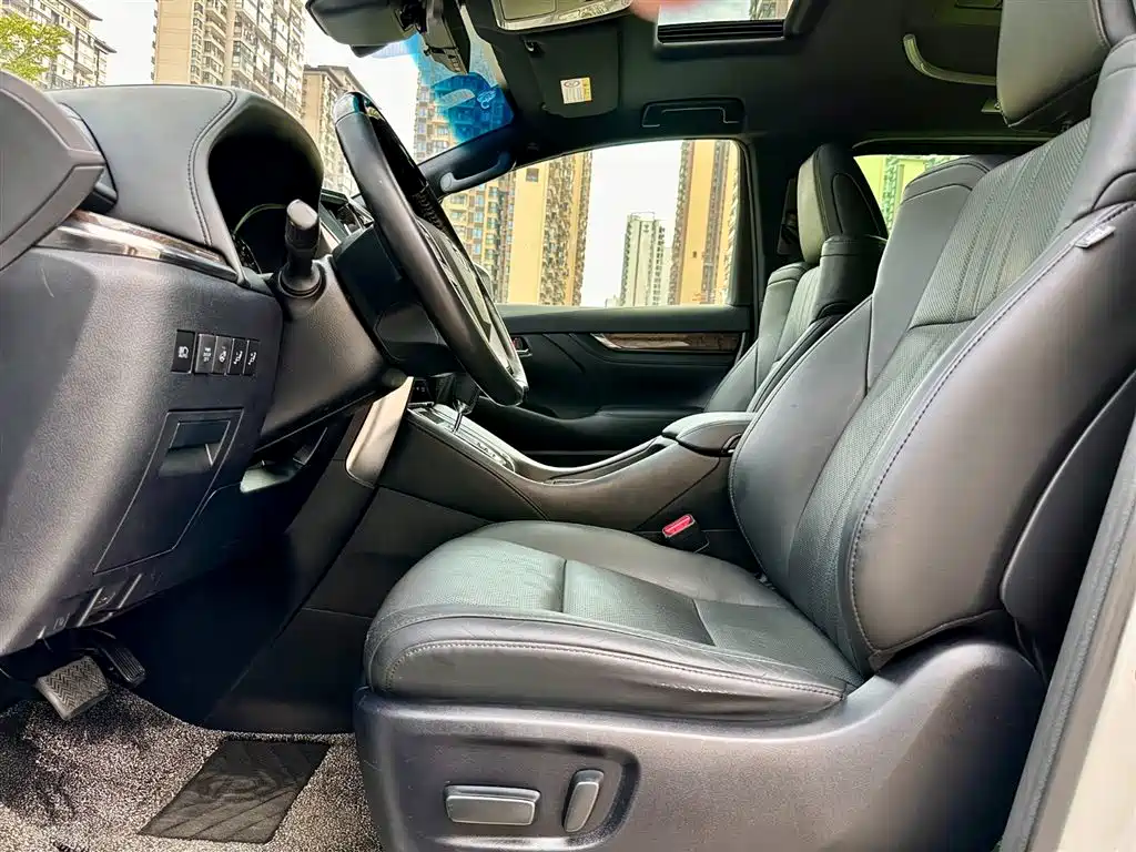Toyota Vellfire 2019 Hybrid 2.5L HV Premium Edition фото 8