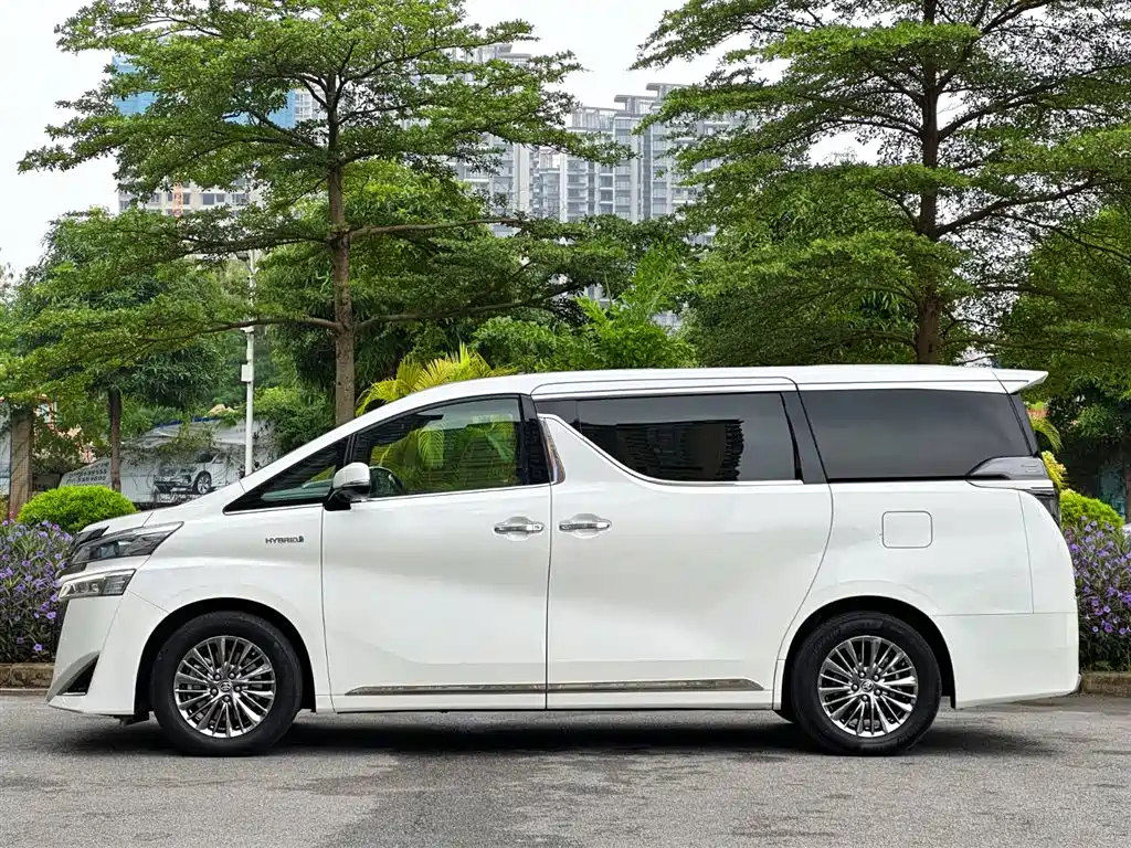 Toyota Vellfire 2019 Hybrid 2.5L HV Premium Edition фото 4