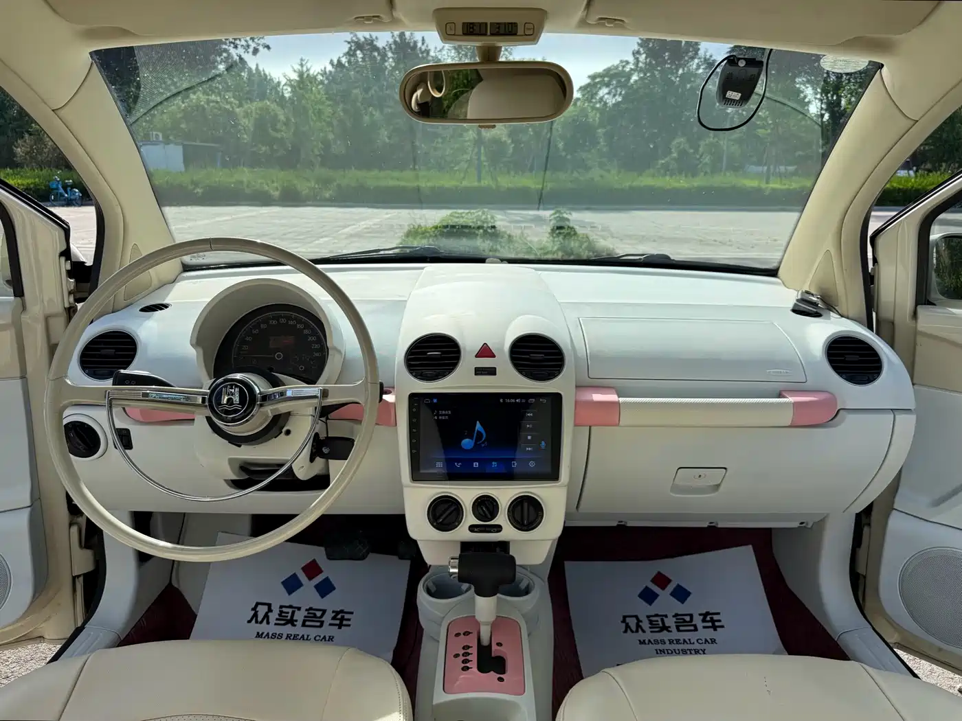 Volkswagen Beetle 2010 Model 1.6 AT фото 8
