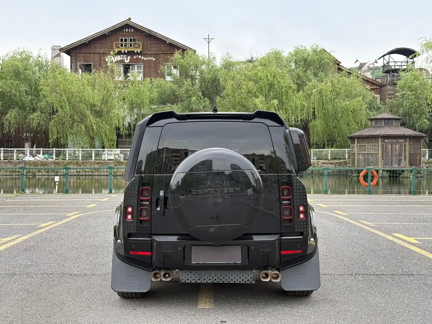 Land Rover Defender 2020 Model 110 P400 SE фото 7