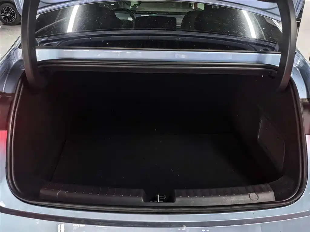Geely Galaxy Galaxy E8 2025 620km AWD Starship LiDAR Smart Drive Edition фото 13