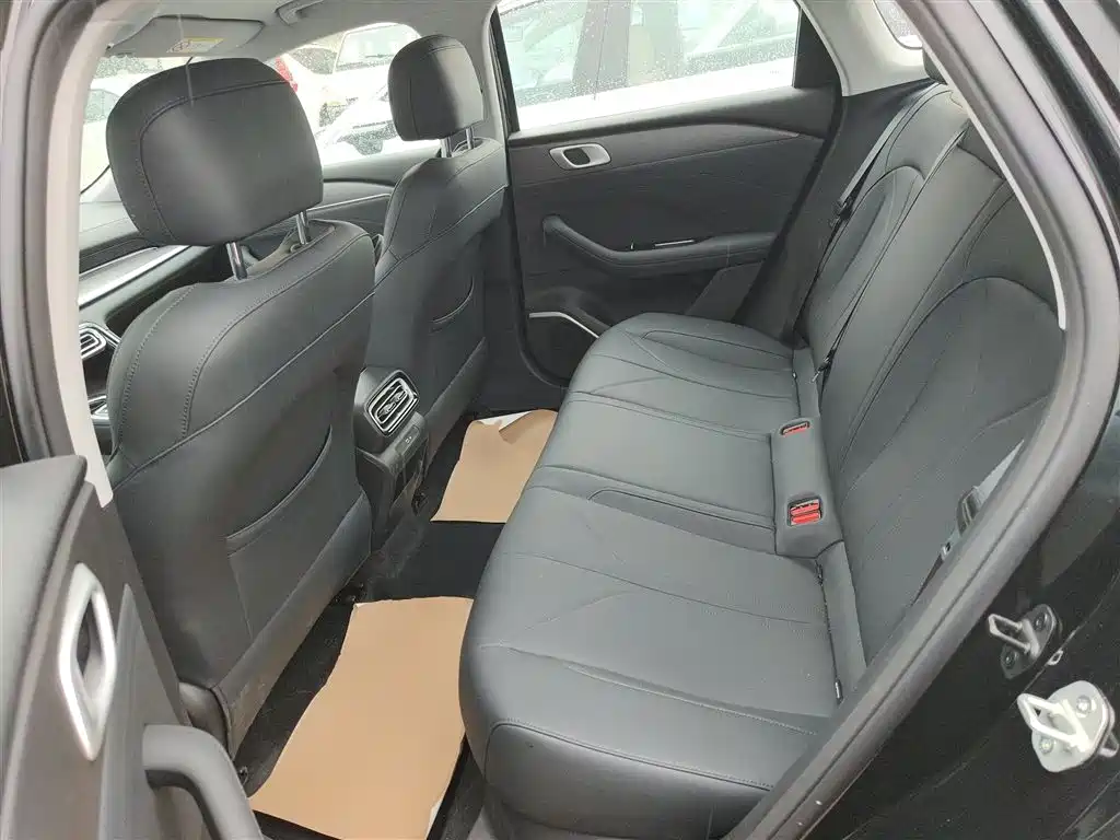 Geely Galaxy Galaxy Stellar 6 2025 60km Voyager Edition фото 17