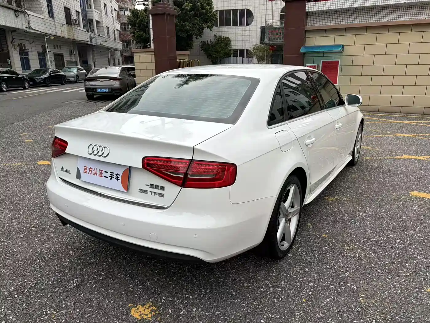 Audi A4L 2015 35 TFSI Auto Standard фото 5