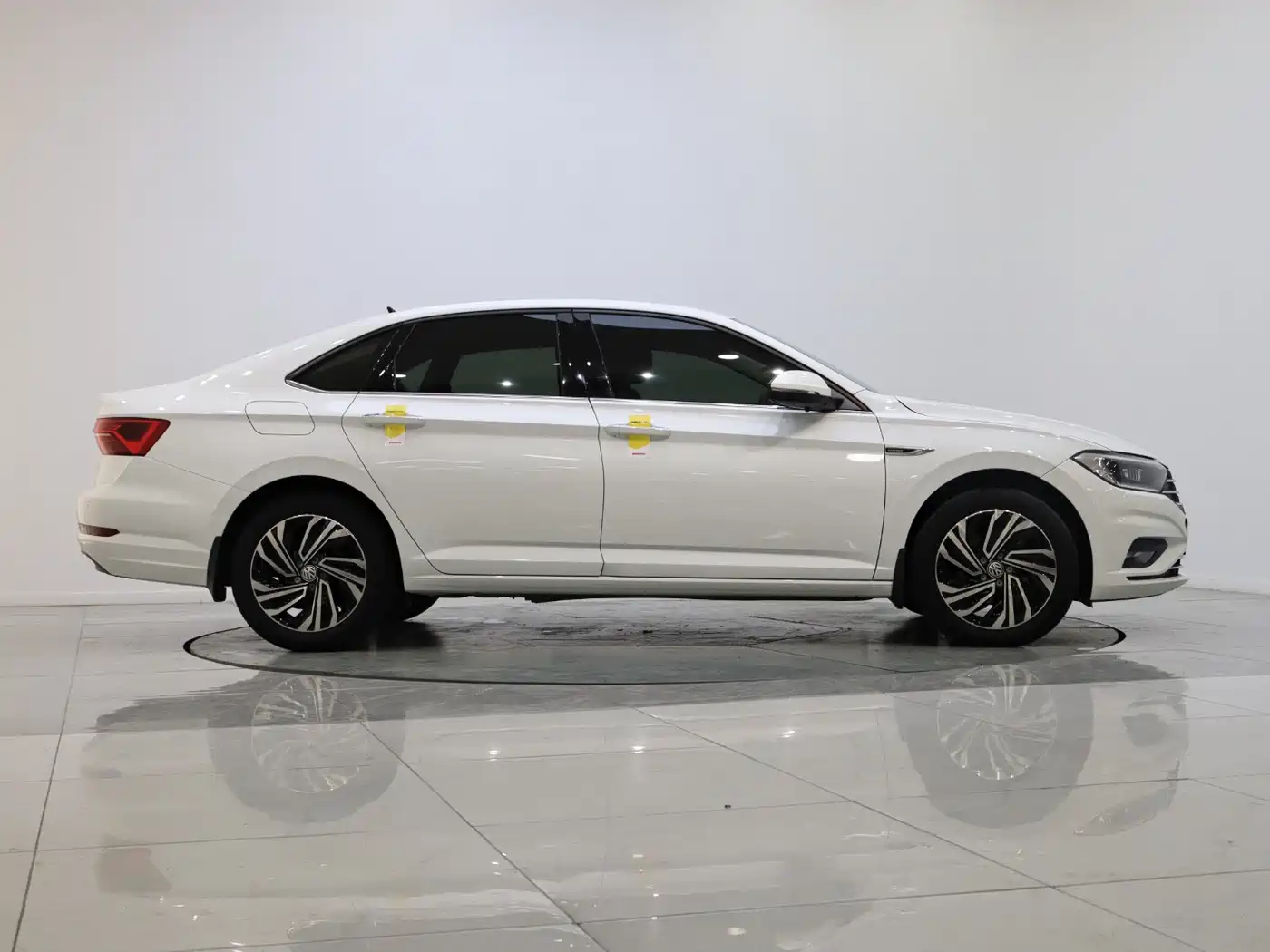 Volkswagen Sagitar 2021 280TSI DSG Surpassing Edition фото 2