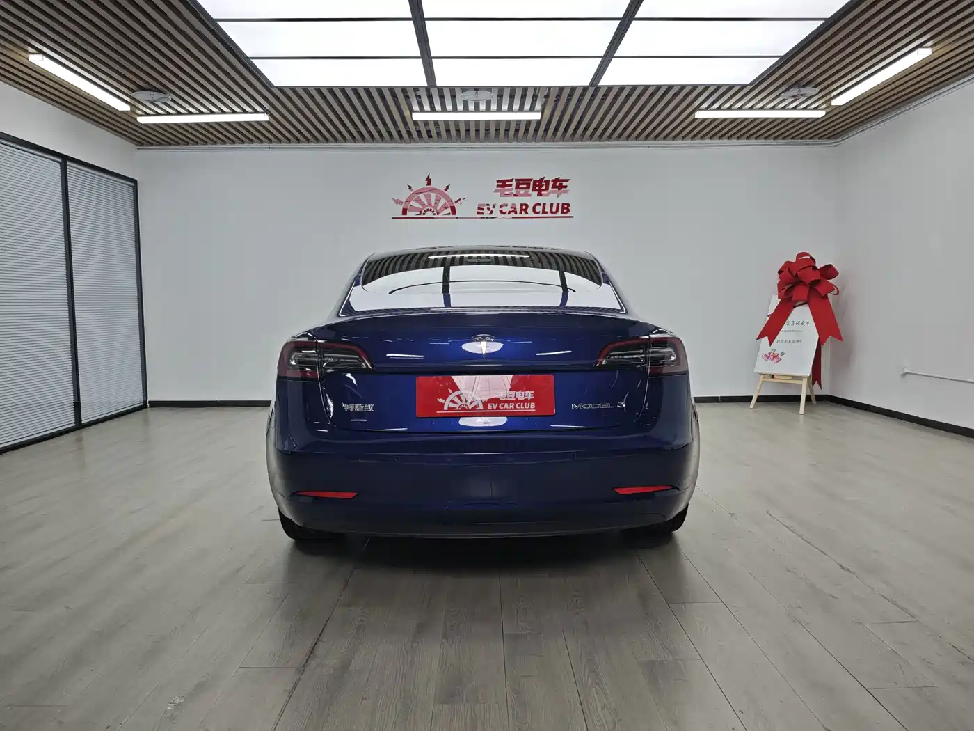 Фото 6 - Tesla Model 3
