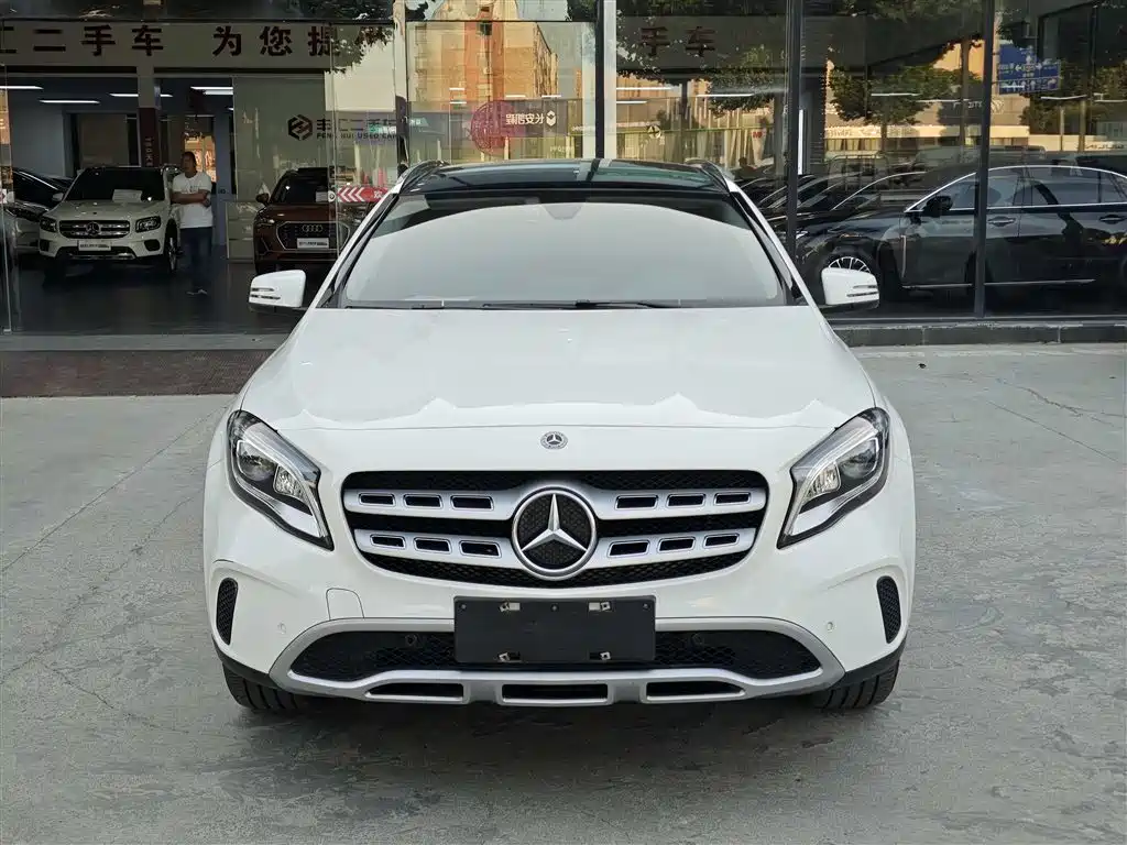 Mercedes-Benz GLA 2018 GLA 200 Fashion фото 3