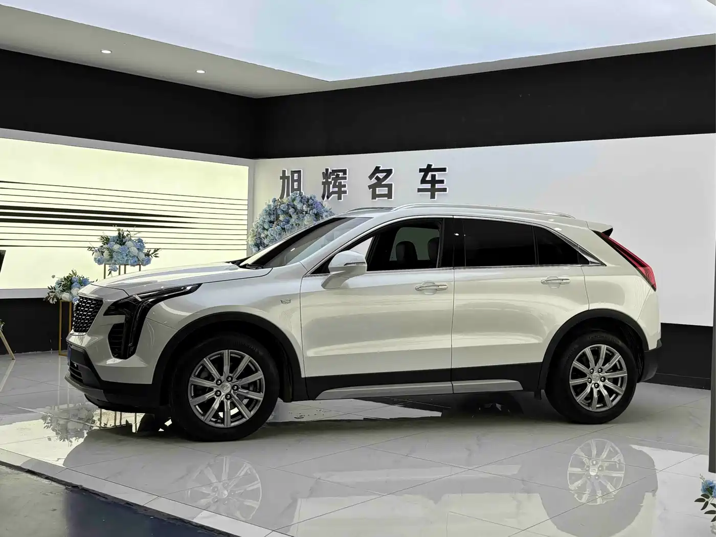 Cadillac XT4 2018 Model 28T 4WD Leading фото 3