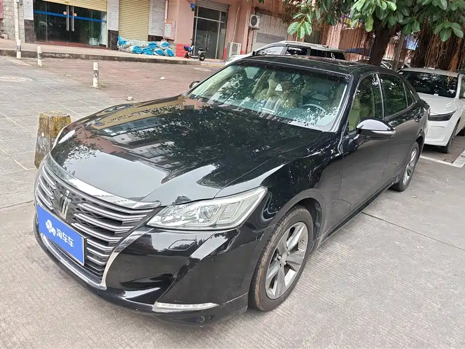 Toyota Crown 2015 2.0T Fashion