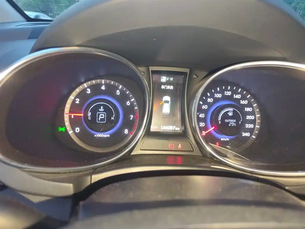 Hyundai Grand Santa Fe 2013 3.0L 7-Seater 4WD Comfort Edition фото 7