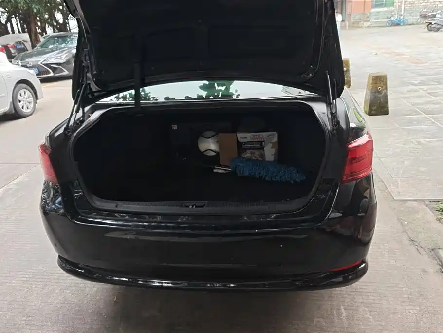 Toyota Crown 2015 2.0T Fashion фото 4