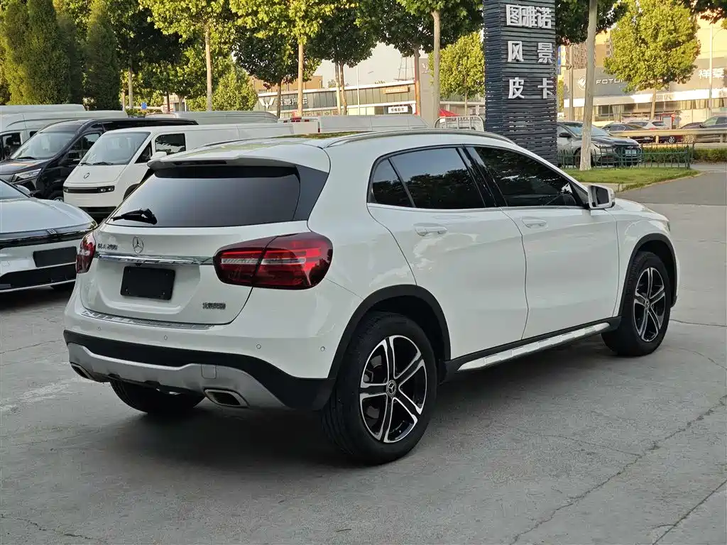 Mercedes-Benz GLA 2018 GLA 200 Fashion фото 5