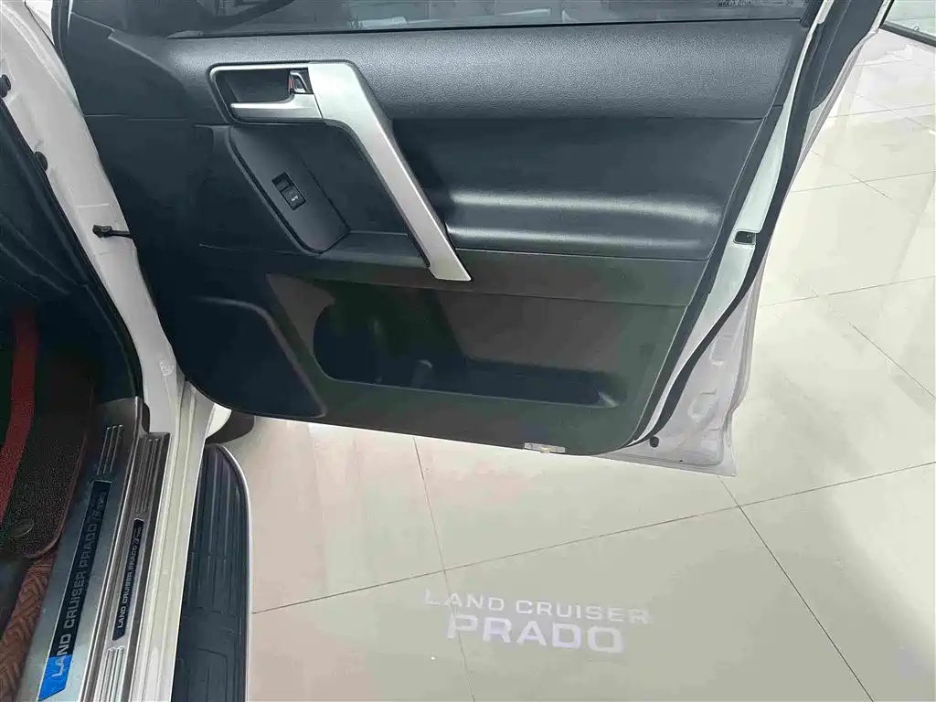Toyota Prado 2019 2019 3.5L Automatic TX-L Zunxiang Edition with Rear-mounted Spare Tire