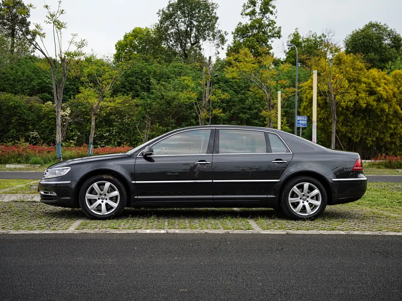 Volkswagen Phaeton 2012 3.0L Elite Custom фото 6