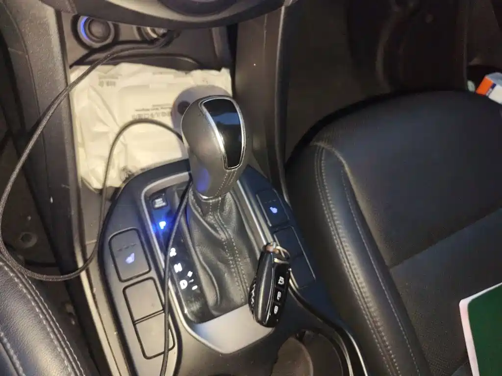 Hyundai Grand Santa Fe 2013 3.0L 7-Seater 4WD Comfort Edition фото 10
