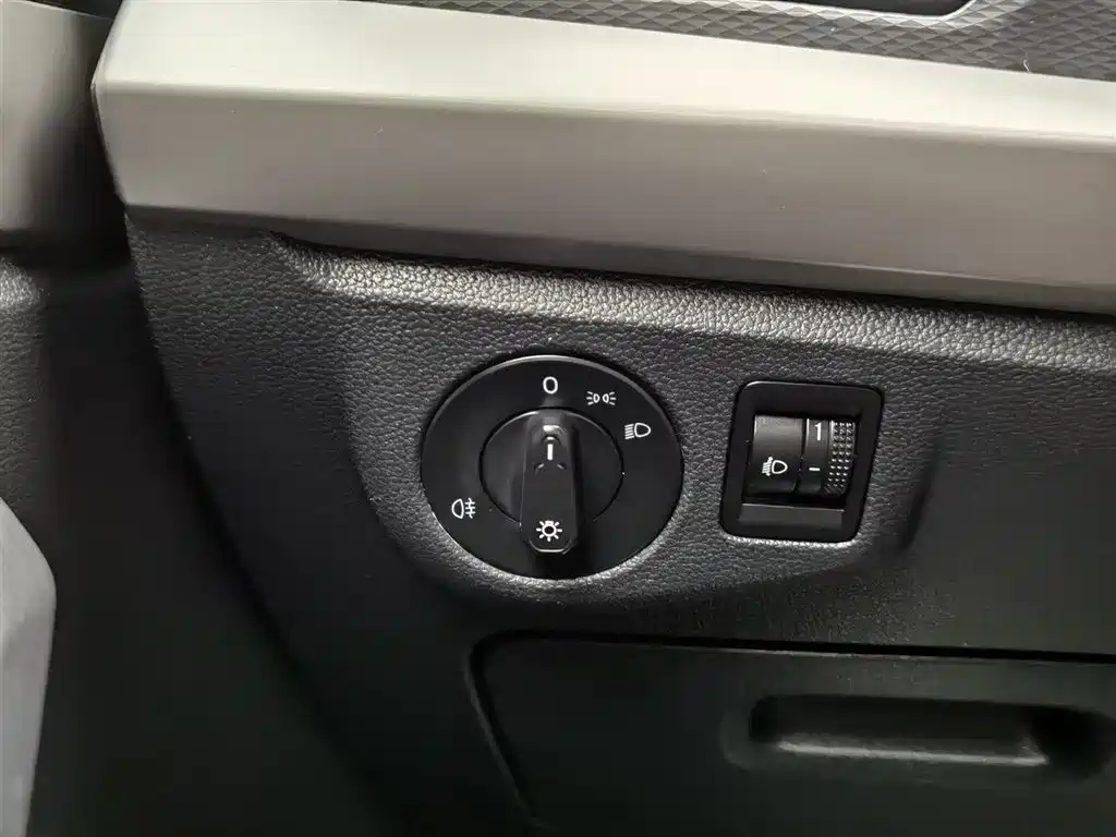 Volkswagen Lavida 2019 1.5L Automatic Trend Edition China VI фото 21