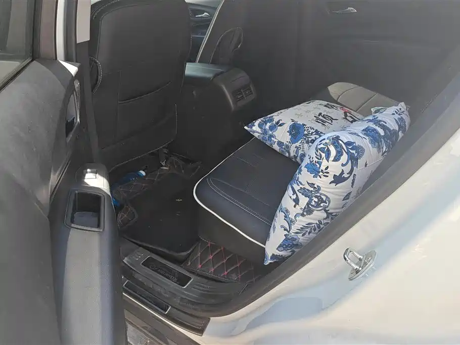 Chevrolet Equinox 2018 535T Automatic Galloping Edition фото 11