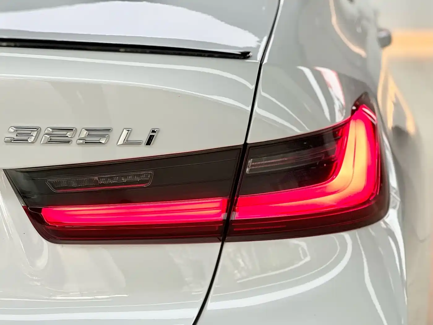 BMW 3 Series 2024 325Li M Sport Shadowline Package фото 18