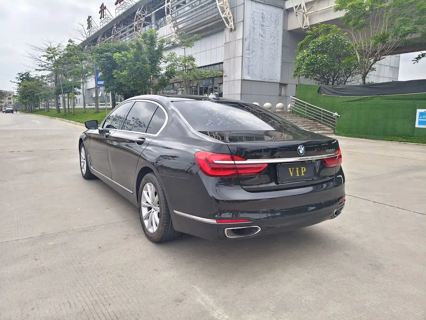 BMW 7 Series 2016 730Li Luxury фото 4