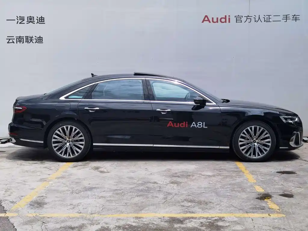 Фото 4 - Audi A8