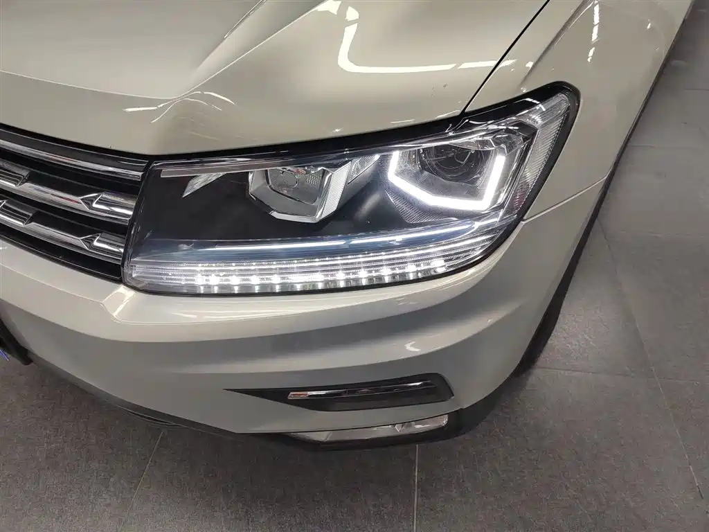 Volkswagen Tiguan L 2018 330TSI Automatic 2WD Luxury Edition фото 18