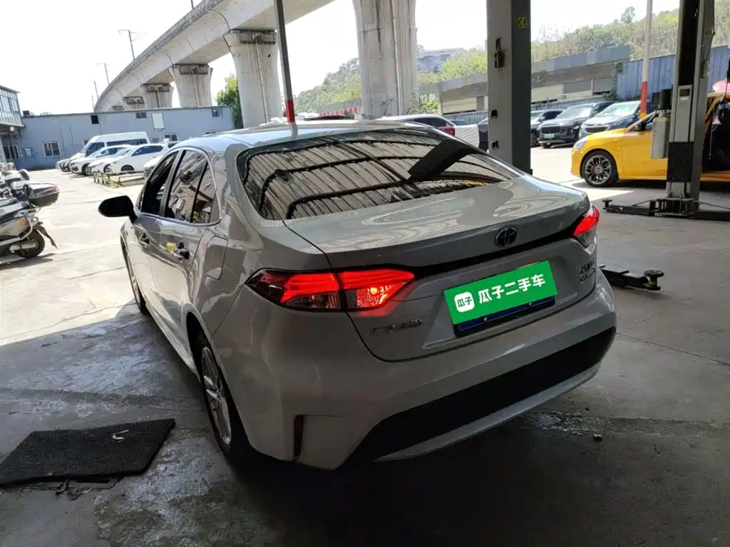 Toyota Levin 2022 Dual Engine 1.8H E-CVT Luxury Edition фото 5